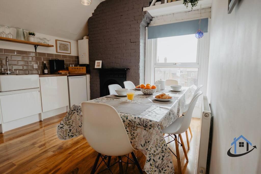 Indigo Snug - Gorgeous 2 Bed Flat In The Heart Of Cromer Exteriér fotografie